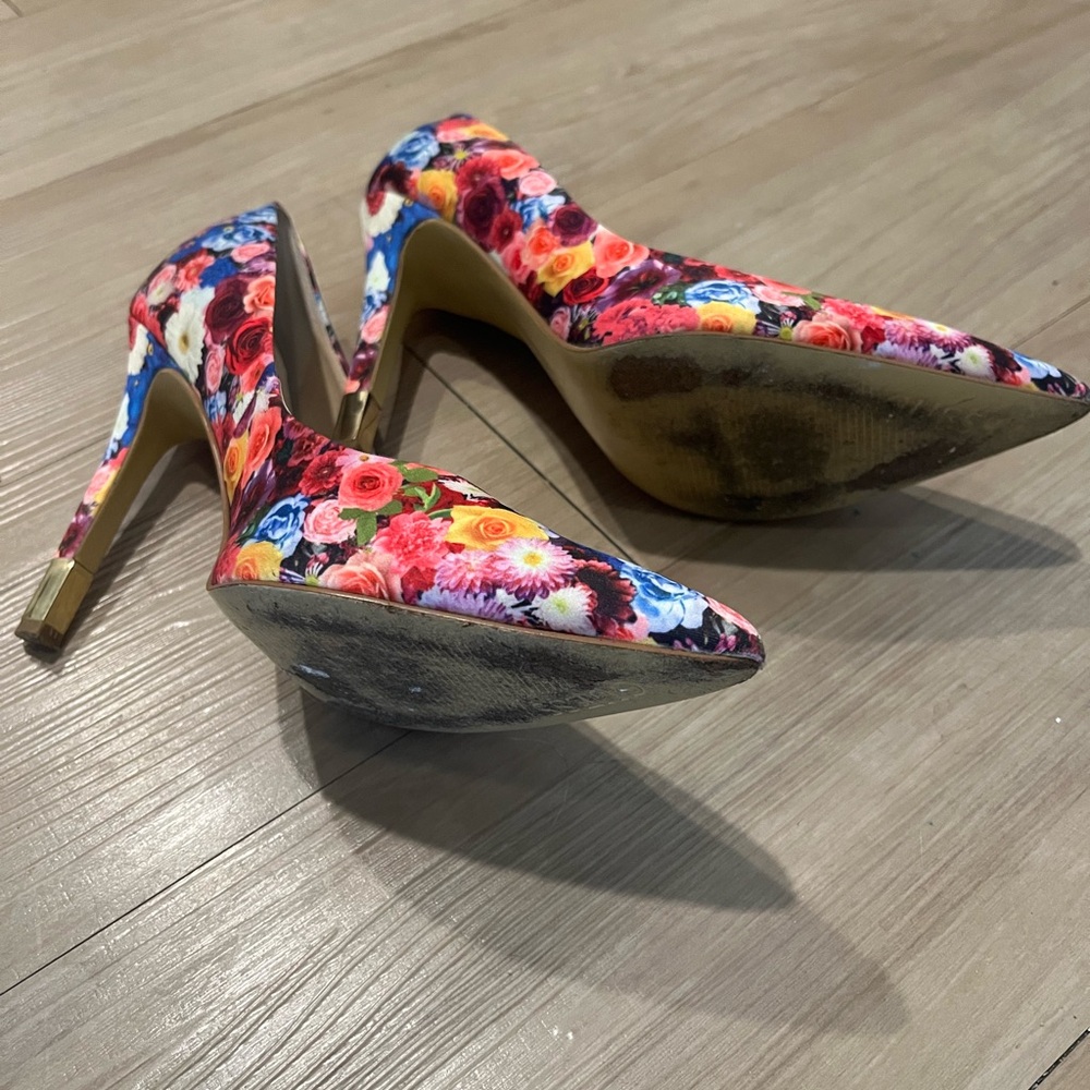 Guess Floral Pointed Heels